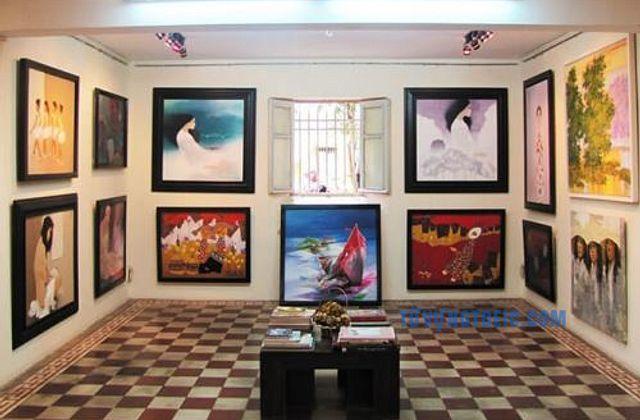 art gallery